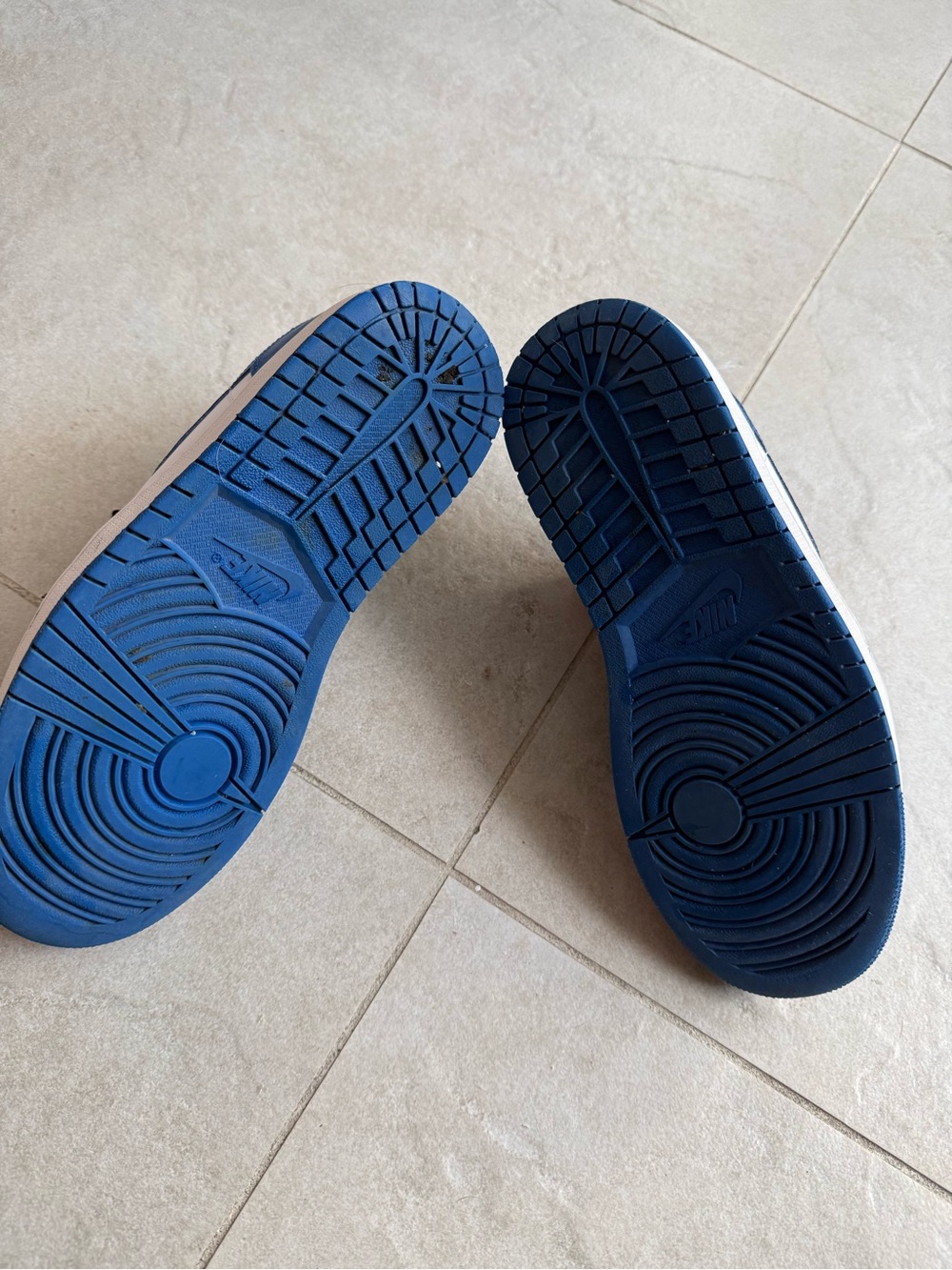 Nike Low-Top Sneakers in Royal Blue, Black & White - Picture 6 of 6
